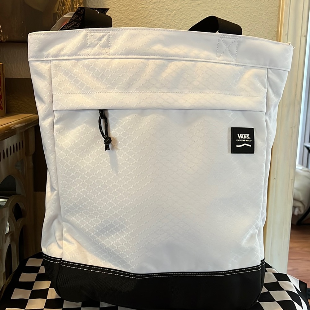 Vans Construct bag. White and black. Can hold a skateboard through the back. NWT - Picture 1 of 16